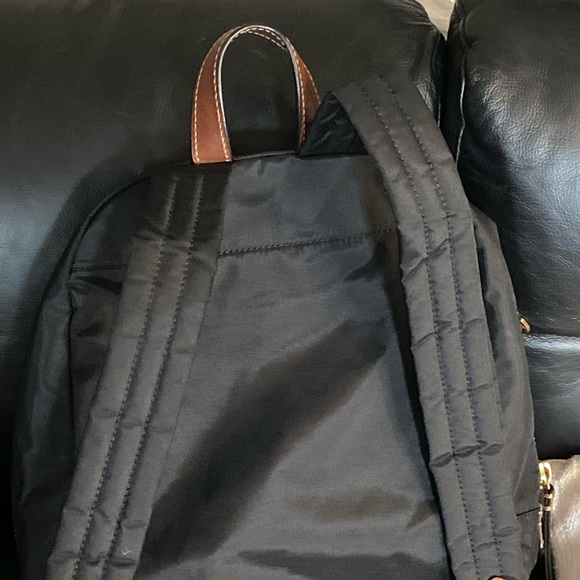 Frye black with leather accent
L17
Will fit my 13 in dell and larger - Picture 3 of 10